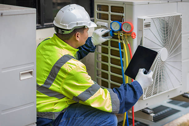 Professional Emergency Hvac Repair technician working in Keasbey, NJ